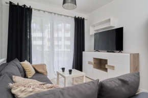 Quiet Apartments with Balcony Zakładowa by Noclegi Renters
